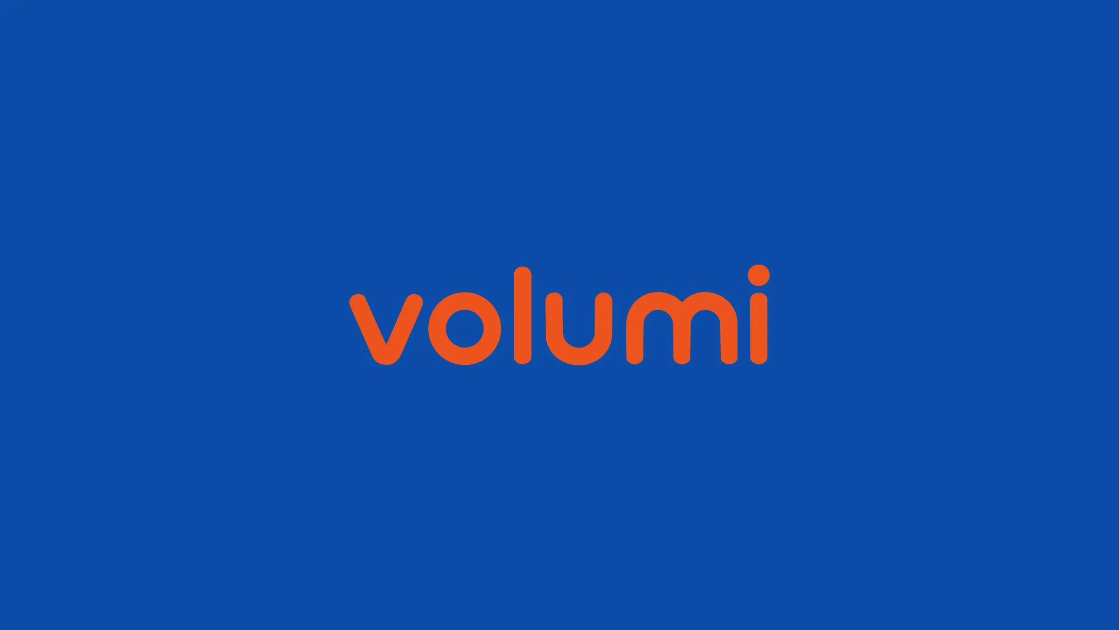 Logo de Volumi en naranja sobre fondo azul