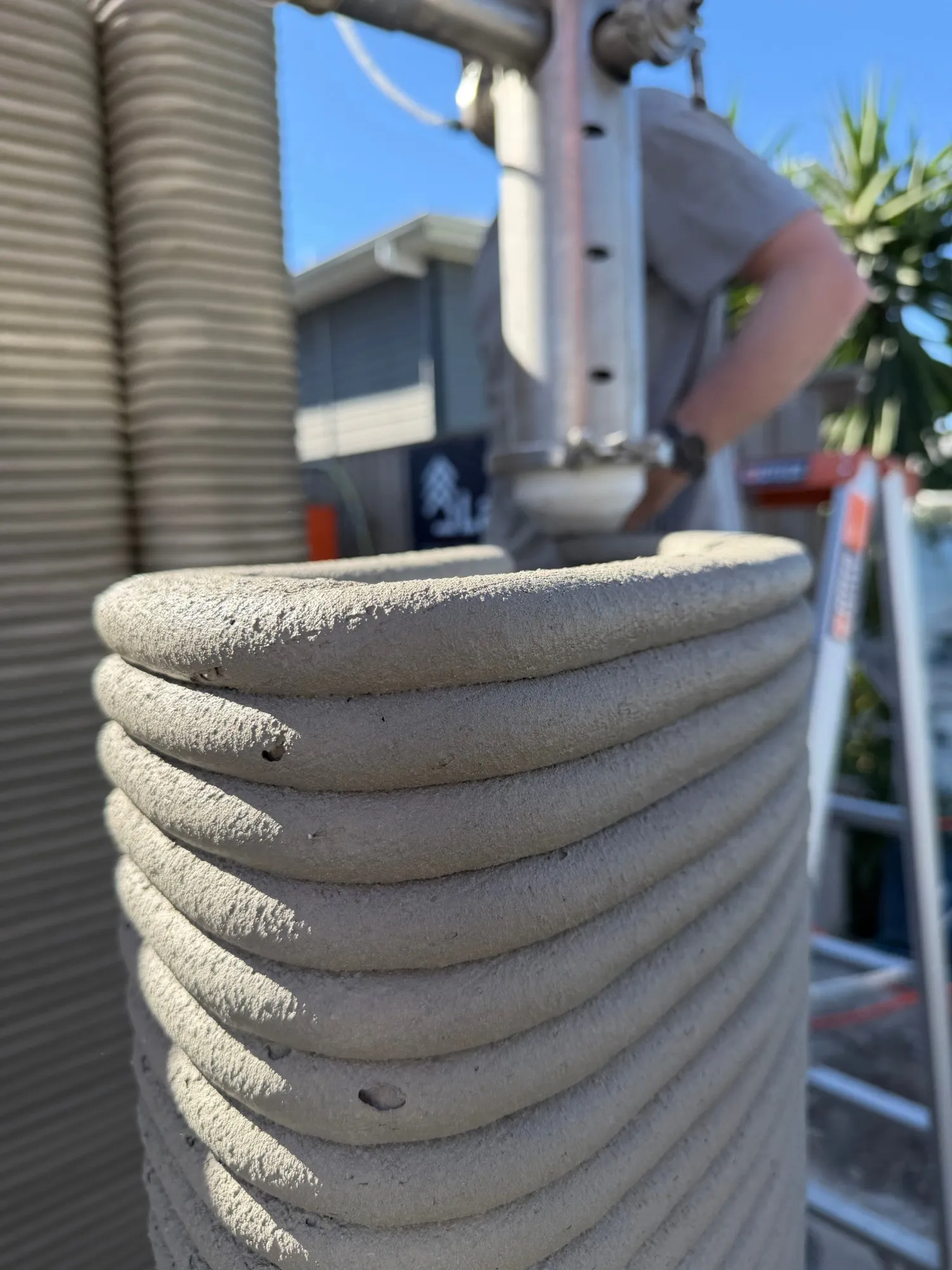 Detalle de las capas de concreto impreso